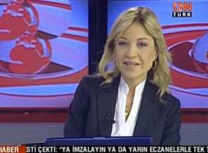 CNN Türk spikeri öyle bir off çekti ki... video