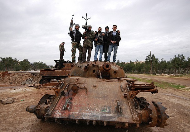 Operasyonlarda 97 kişi öldü