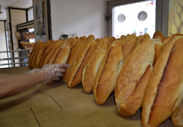 "Bayat ekmeğini getir, tazesini götür" kampanyası ertelendi