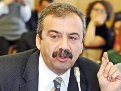 Sırrı Süreyya Sinop Belediye Başkanı'ndan özür diledi