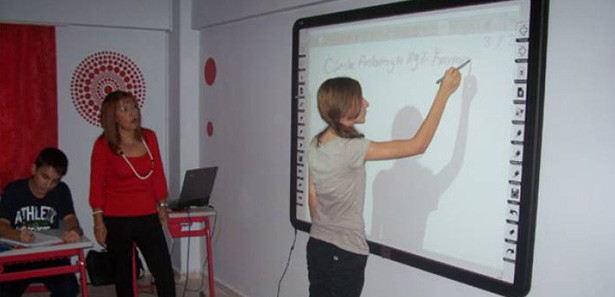 Deprem kitabıyla teknoloji sınıfı açtı