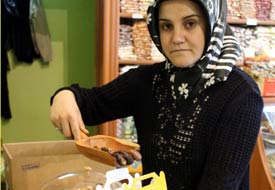 Kilosu 100 liraya hurma var