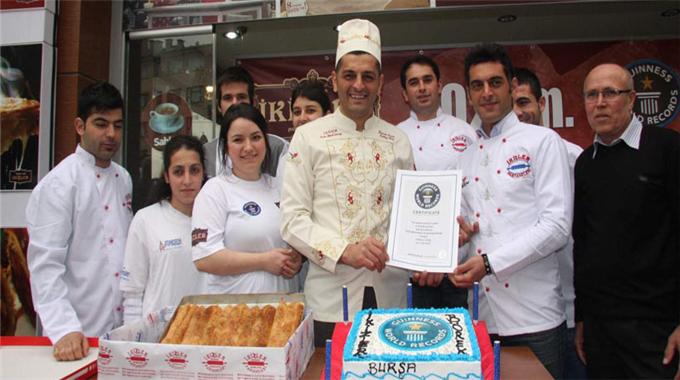 Bursa'dan İngiltere düşesine dünyanın en uzun böreği