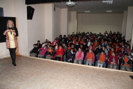 Öğrencilere dengeli beslenme semineri