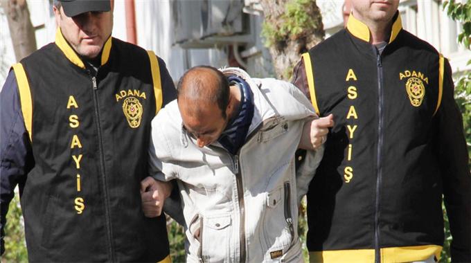 Adliyeden çıkar çıkmaz yine hırsızlık yaptı