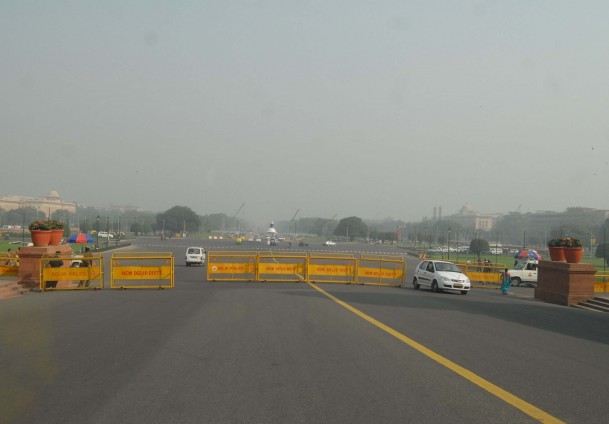 Hindistan'da polise saldırı