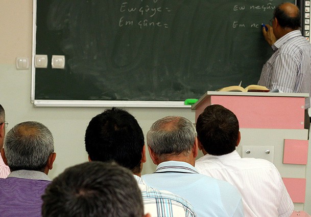 Ana dilde savunmaya tercüman oluyorlar