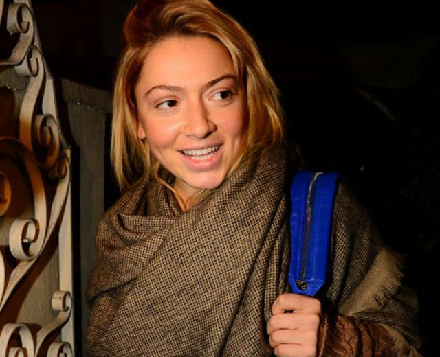 Hadise sıfır makyajla görüntülendi