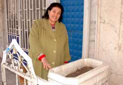 Beton saksıda bebek bulundu
