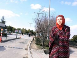 Başörtülü öğretmen ODTÜ'de otobüsten indirildi