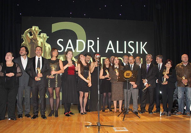 Sadri Alışık Tiyatro Ödülleri sahiplerini buldu