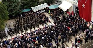 Üniversite öğrencileri paneli bastı