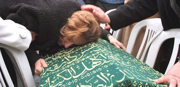 Çadırda ölü bulunanların cenazeleri toprağa verildi