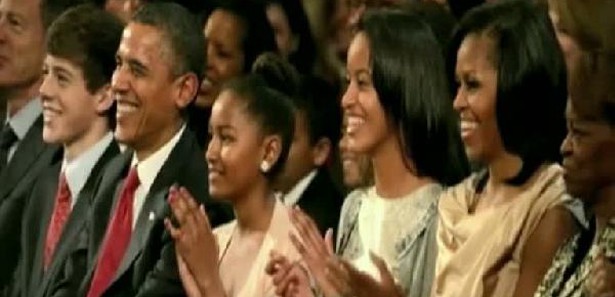 Obama'nın saçlarını kim beyazlattı?