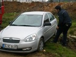 Emekli binbaşı otomobilinde ölü bulundu