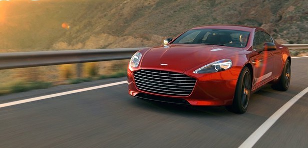 Bertone Aston Martin Rapide'i uzattı