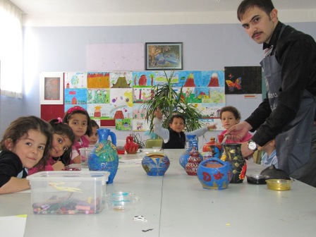 M. Özdemirli öğrencilerin seramik merakı
