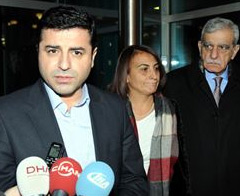 Başbakan'a karşı komplo içinde olmayız