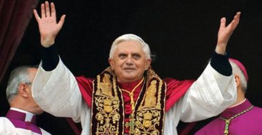 Papa hakkında flaş iddia!