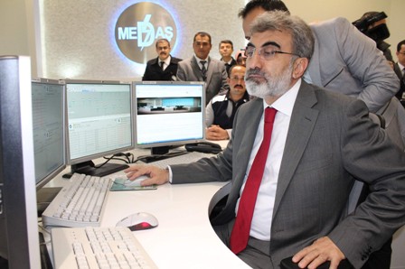 Bakan Yıldız güneş santrali açtı