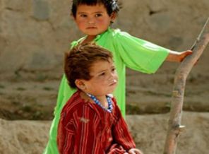 Yetim,cennettir,umuttur, hadi ellerinden tutalım