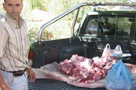 Akşehir'de kaçak et kesimine suçüstü