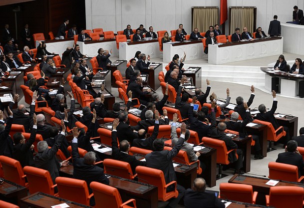 Meclis'te 2B görüşmeleri sürecek