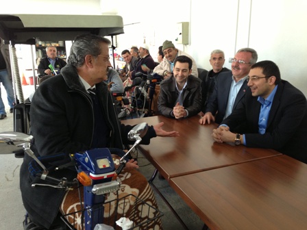 Mustafa Akış Sakatlar Derneği’ni ziyaret etti