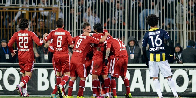 Beşiktaş, Fenerbahçe'yi yıktı!