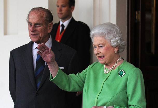 İngiltere Kraliçesi hastaneye kaldırıldı