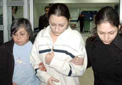 2 kişi bıçaklandı