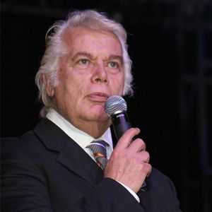 Ünlü sanatçı yoğun bakımda