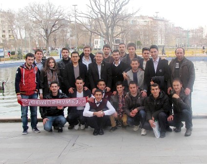 Üstün, Konya'da öğrencilerle buluştu
