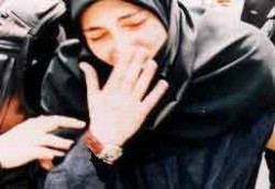 Başörtülü kıza sokakta saldırı