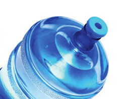 Damacana sulara çipli takip için düğmeye basıldı