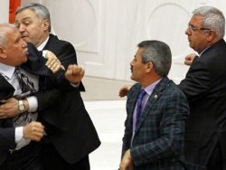 Metiner: Meral Akşener'e yazıklar olsun