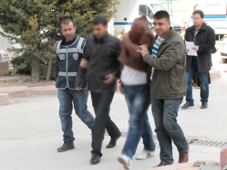 Polis köpeği Ares 10 kilo esrar buldu