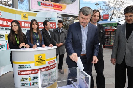 Konya tramvayının rengini seçti