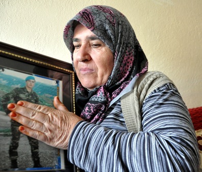 Gülizar anadan çözüm sürecine tam destek