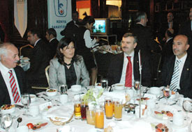 Konyalılar Ankara'da iftardaydı