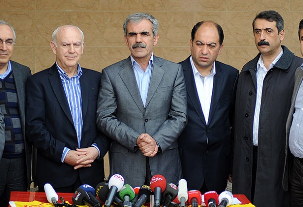 Kamu görevlileri bugün teslim alınacak