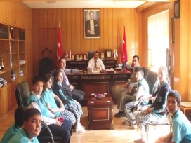 Öğrencilerden, Kadınhanı Belediye Başkanı Çökgel'e ziyaret