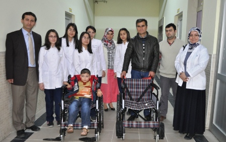 Hayırsever iş adamından 10 adet tekerlekli sandalye