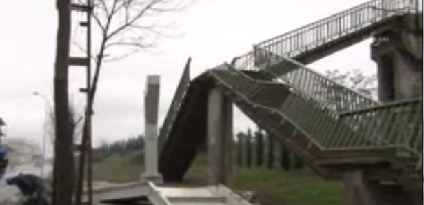 Halıcıoğlu metrobüs istasyonuna yeni üst geçit