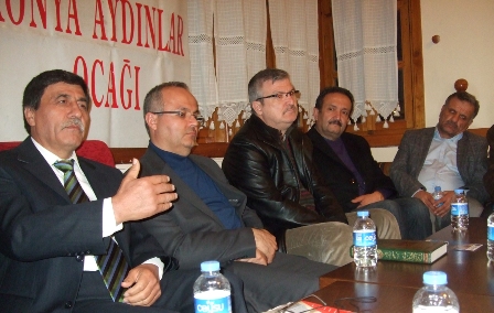 “Mehmet Âkif model insandır”