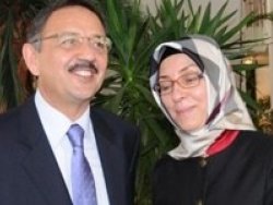 Özhaseki: Evliliği kurtarmak için parktan çiçek koparın