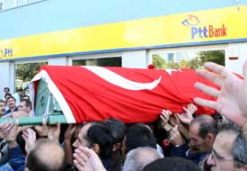 PTT veznedarı toprağa verildi