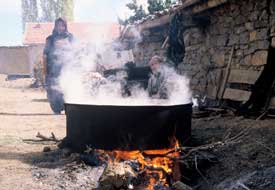 Pekmez geleneği yaşatılıyor