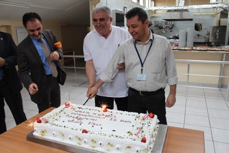 Beyşehir’de hekimlerden yaş pastalı tıp bayramı kutlaması