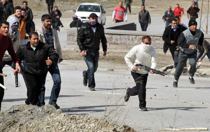 Ankara Dikmen'de gecekonducu terörü
